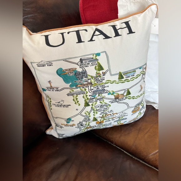 NEW! Toss pillow Utah with top traveling locations 17 X 17